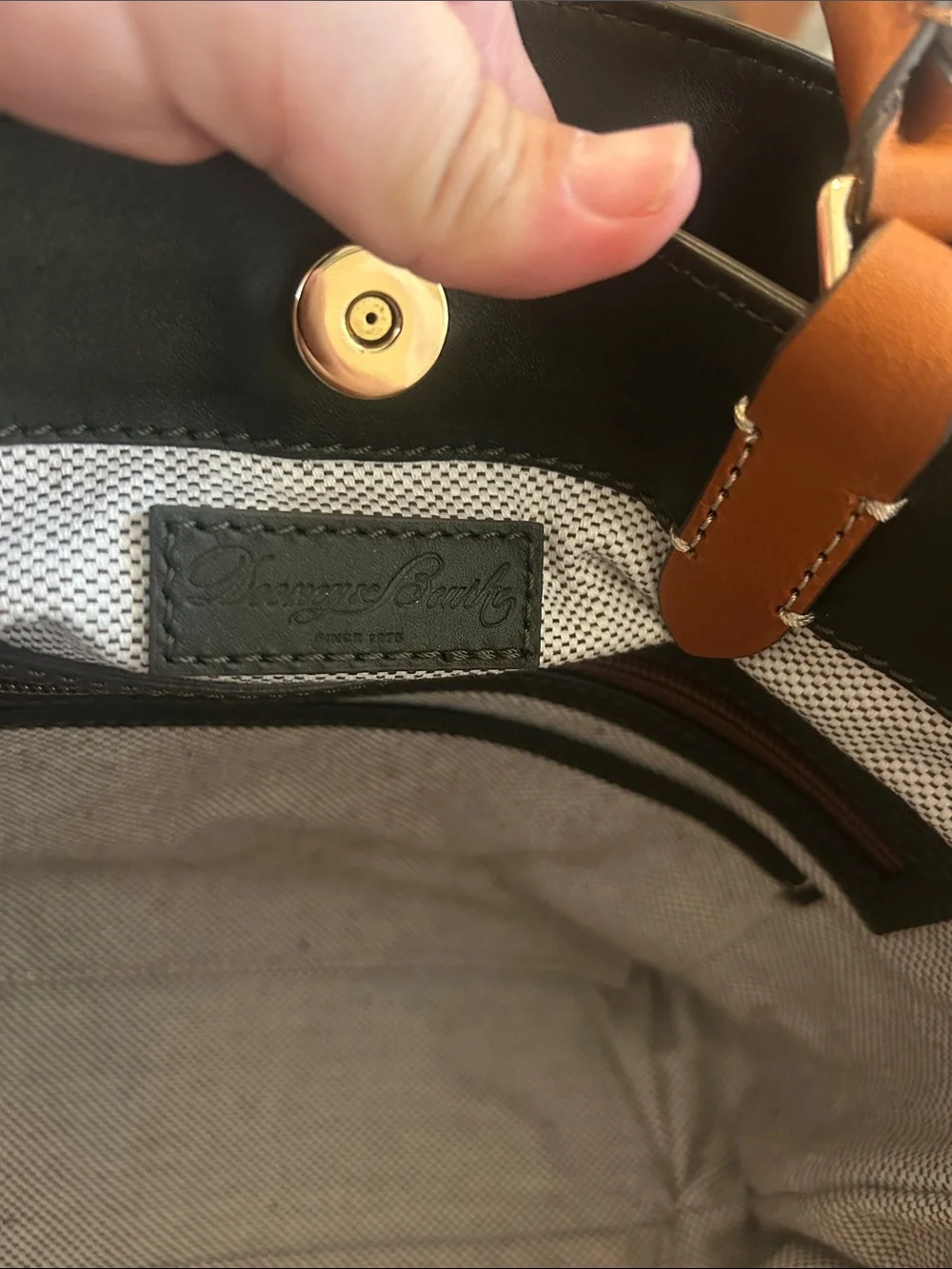 Dooney & Bourke classic dooney